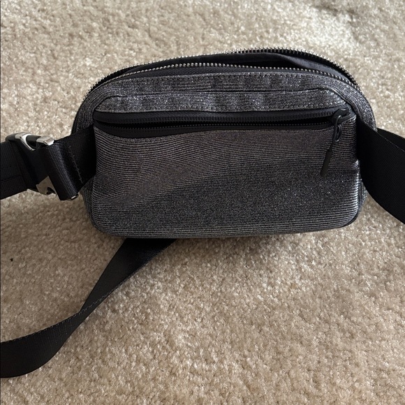 Lululemon Metallic Gray Crossbody Bag - Picture 4 of 4